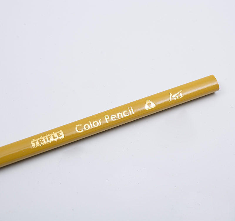 Crayons de couleur de qualité moyenne