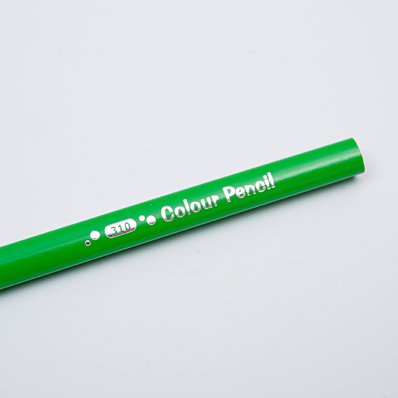Crayons de couleur en bois triangulaires pour le dessin