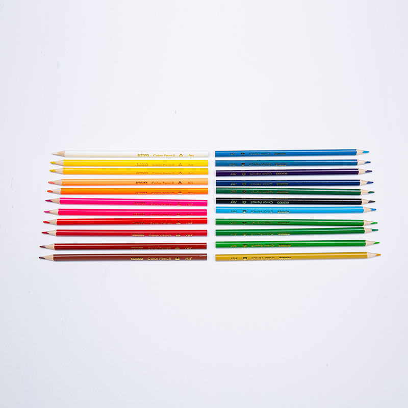 Crayons de couleur de qualité moyenne